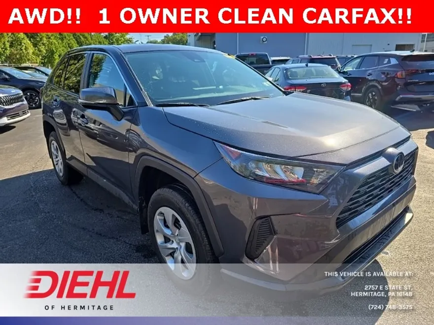 2022 Toyota RAV4 LE photo 1