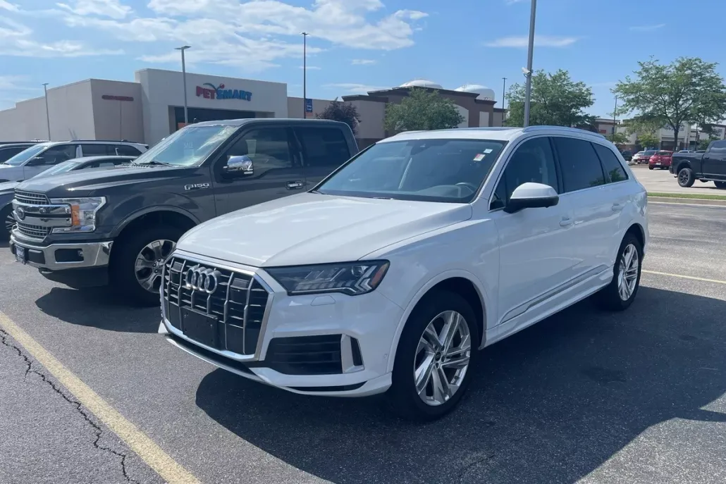 2024 Audi Q7 55 Premium Plus photo 1