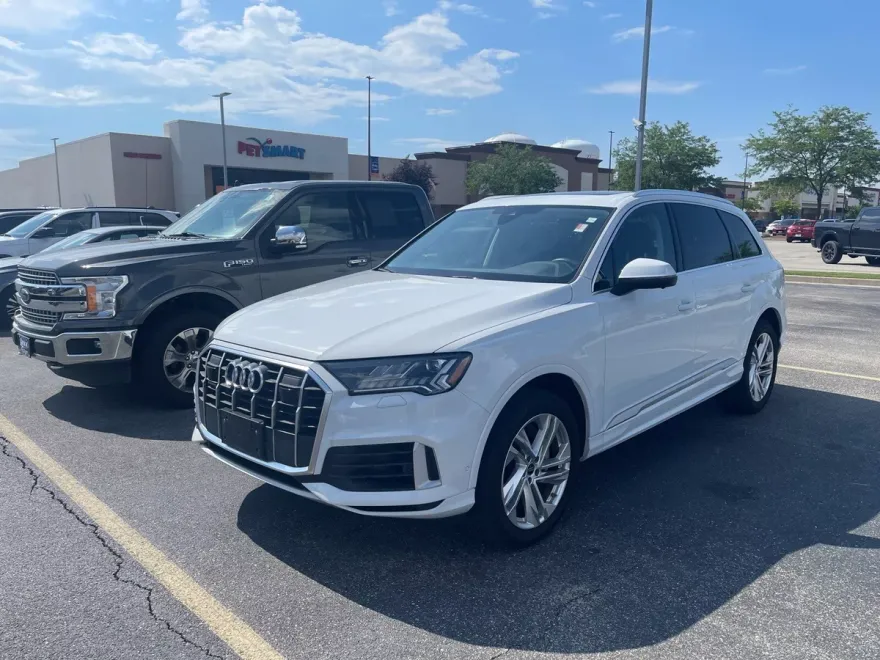 2024 Audi Q7 55 Premium Plus photo 1