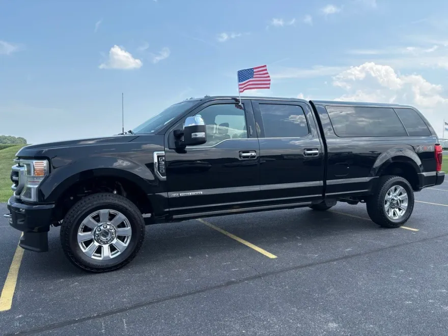 2022 Ford F-350 Platinum photo 1