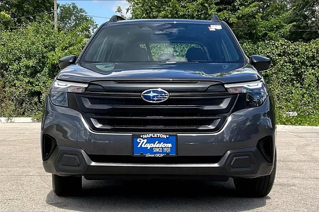 2025 Subaru Forester Base photo 1