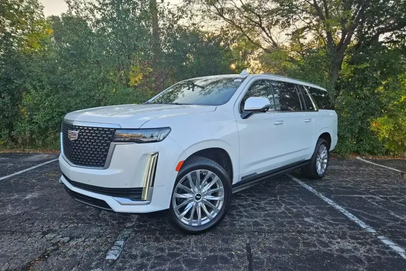 2022 Cadillac Escalade ESV Premium Luxury photo 1