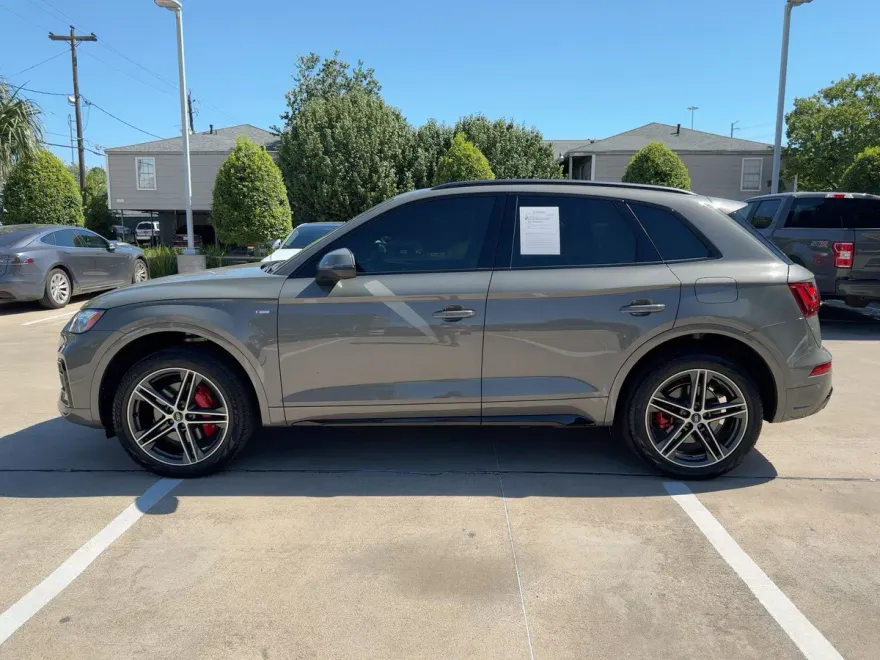 2024 Audi Q5 S line Premium Plus photo 1