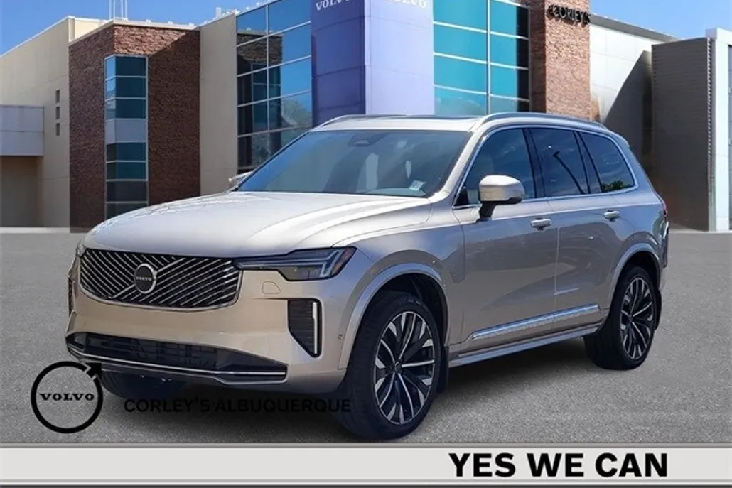 2025 Volvo XC90 B5 Plus photo 1