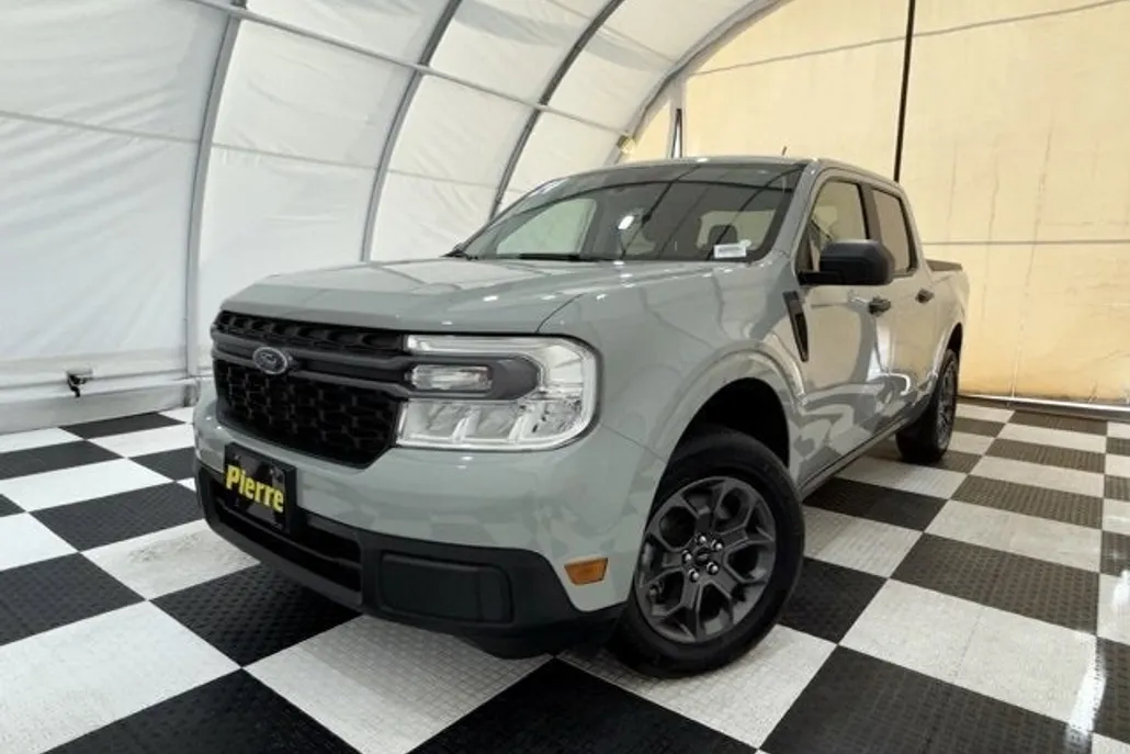 2024 Ford Maverick XLT photo 1