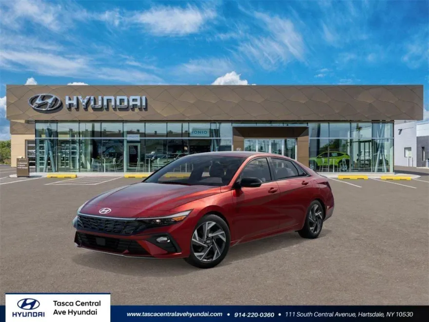2025 Hyundai Elantra SEL Sport photo 1