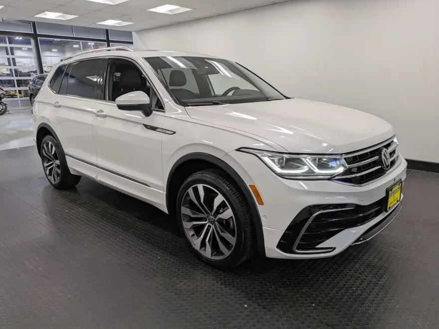 2022 Volkswagen Tiguan SEL Premium R-Line photo 1