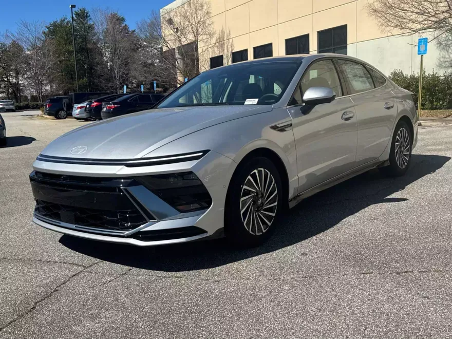 2025 Hyundai Sonata Hybrid Limited photo 1