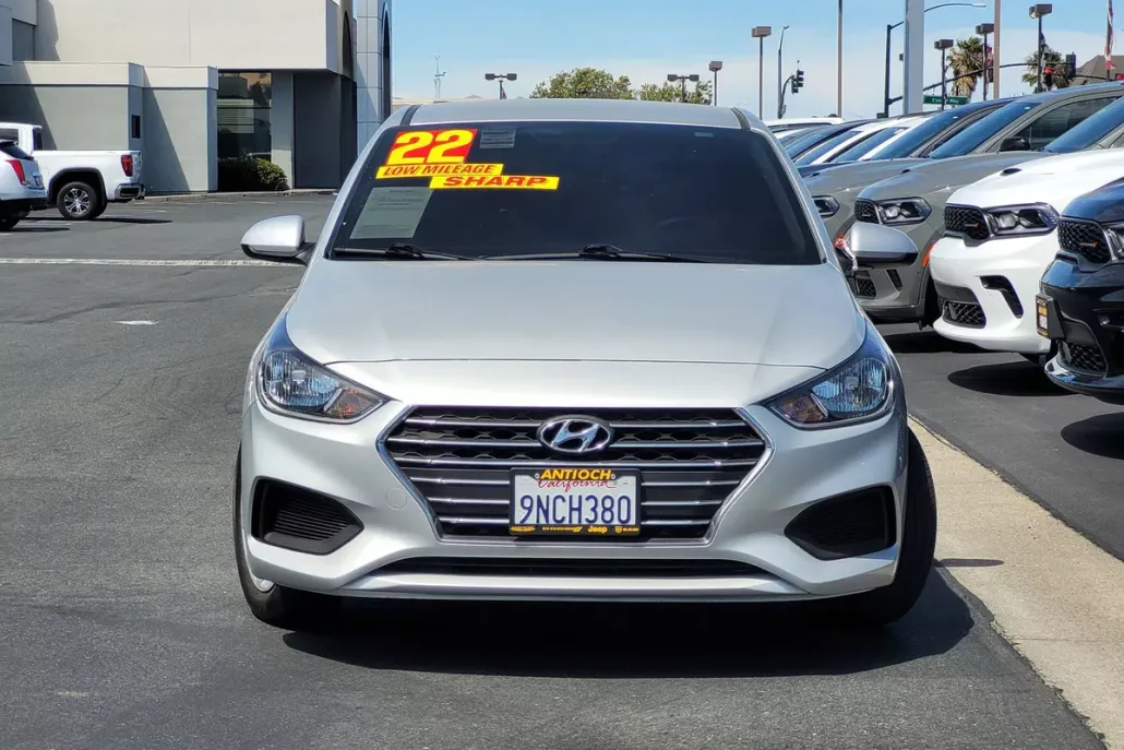 2022 Hyundai Accent SE photo 1
