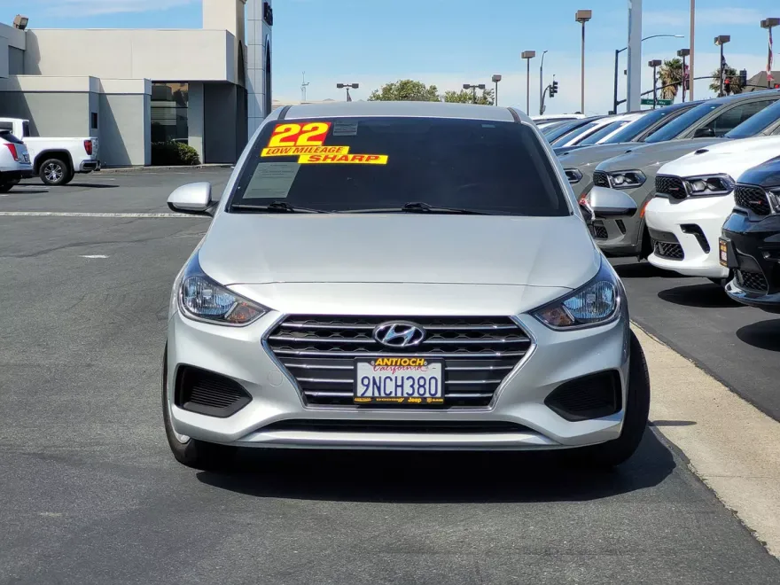 2022 Hyundai Accent SE photo 1
