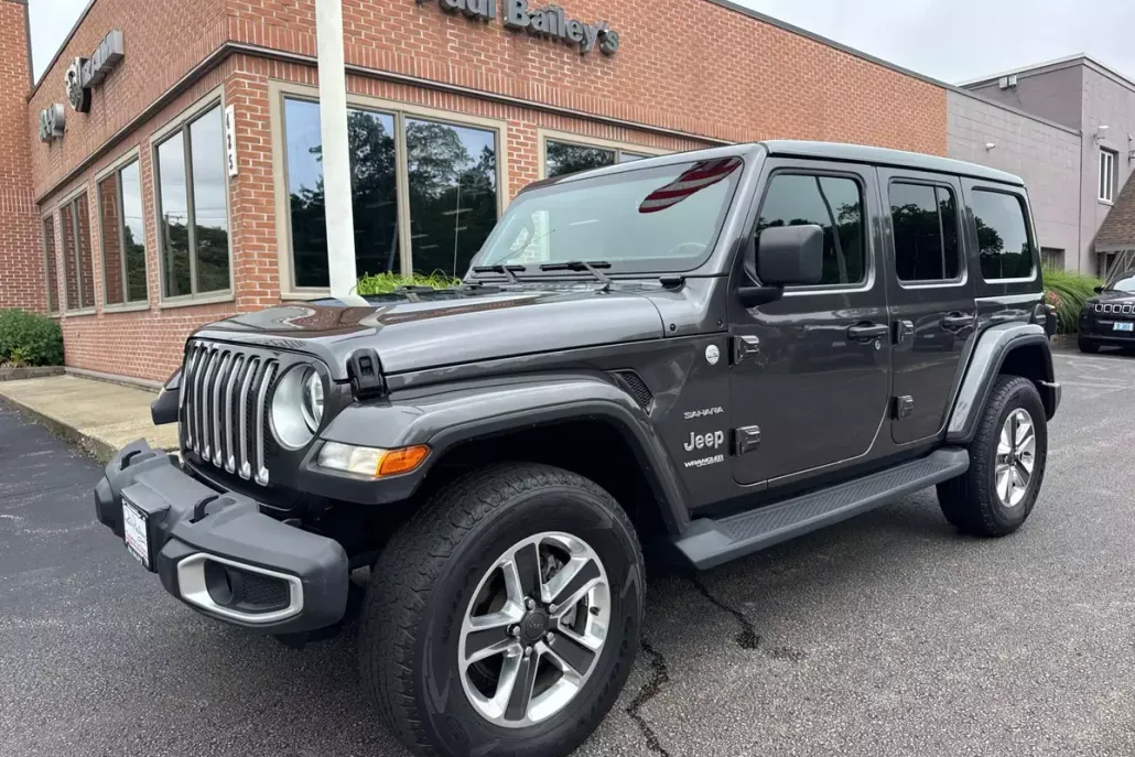 2021 Jeep Wrangler Unlimited Sahara photo 1