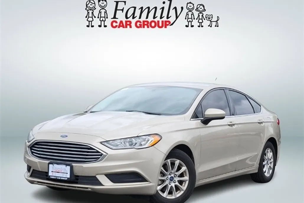 2018 Ford Fusion S photo 1