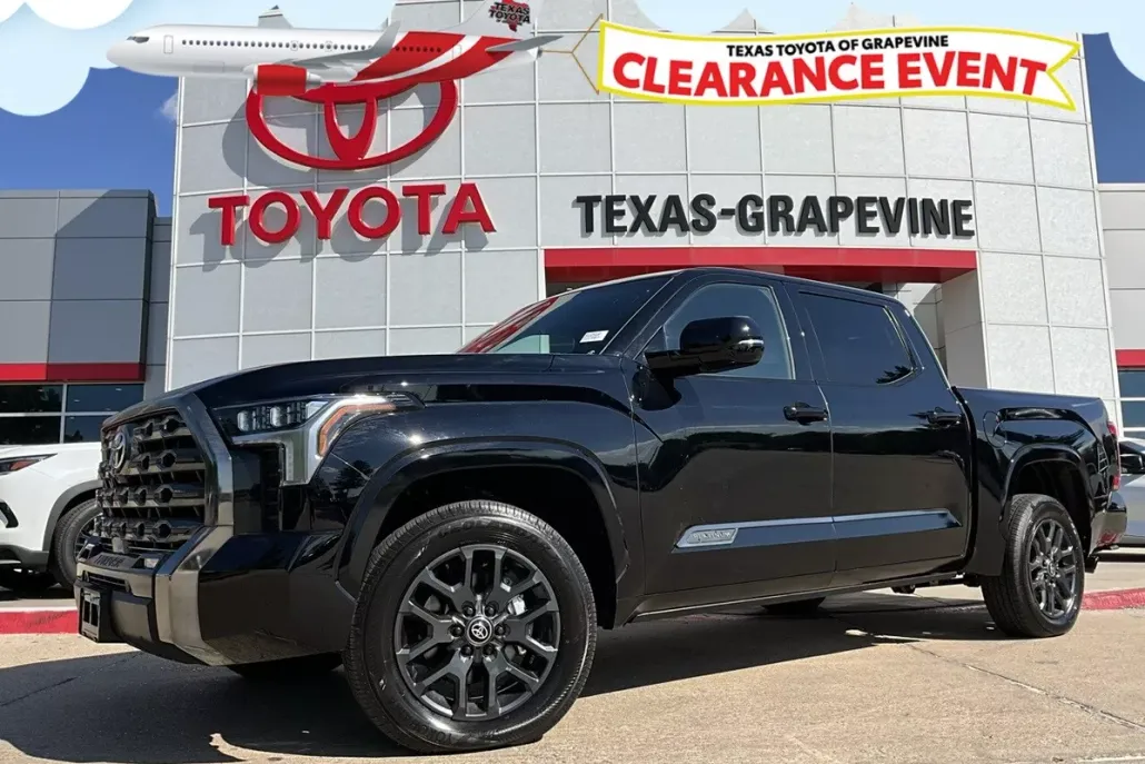 2025 Toyota Tundra Platinum photo 1