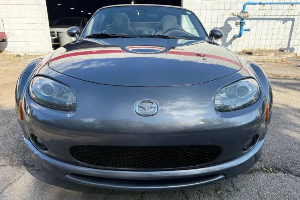 2006 Mazda MX-5 Miata Miata Touring photo 1
