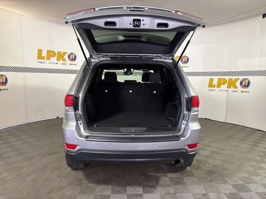 2020 Jeep Grand Cherokee Laredo E photo 1