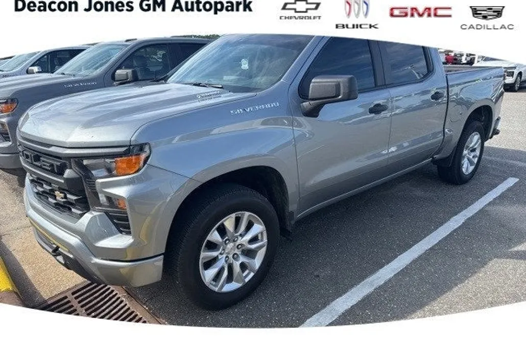 2025 Chevrolet Silverado 1500 Custom photo 1