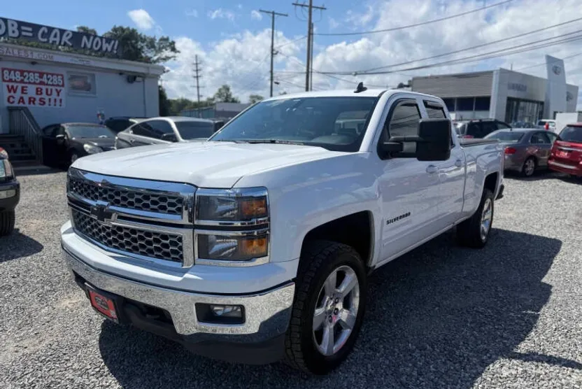 2015 Chevrolet Silverado 1500 LT photo 1