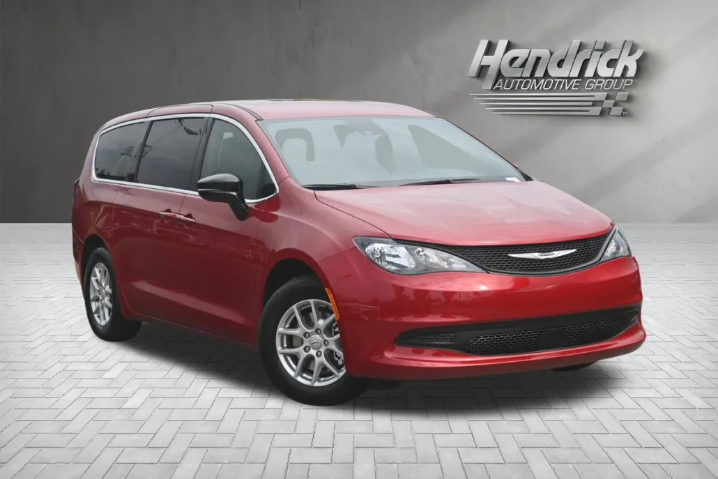 2026 Chrysler Voyager LX photo 1