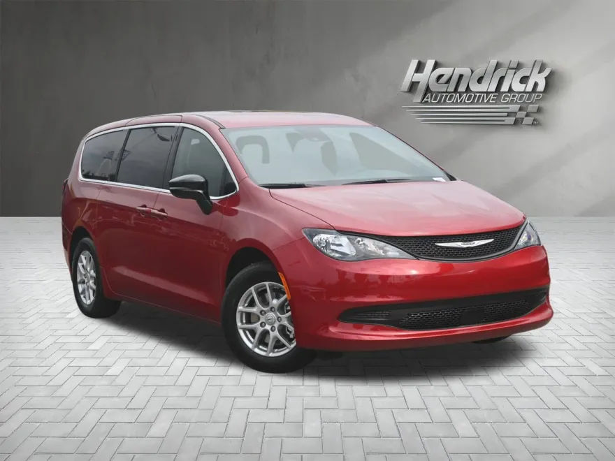 2026 Chrysler Voyager LX photo 1
