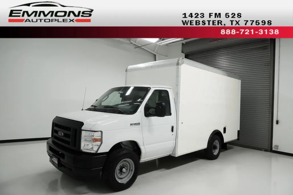 2022 Ford E-350 photo 1
