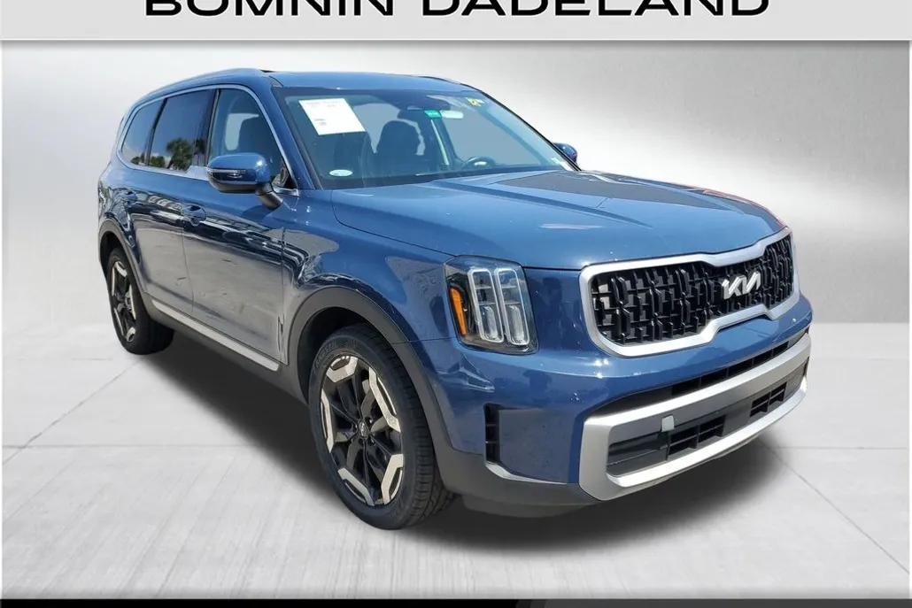 2023 Kia Telluride EX photo 1