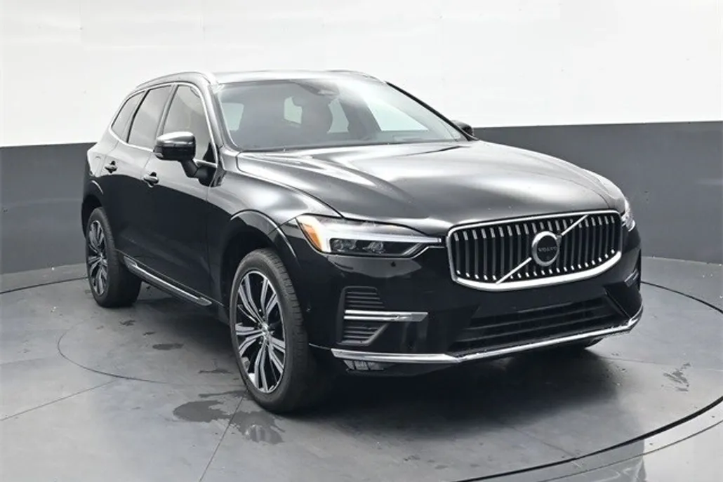 2023 Volvo XC60 B5 Ultimate photo 1
