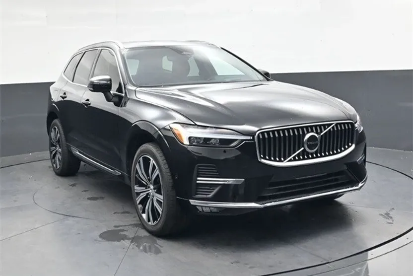 2023 Volvo XC60 B5 Ultimate photo 1