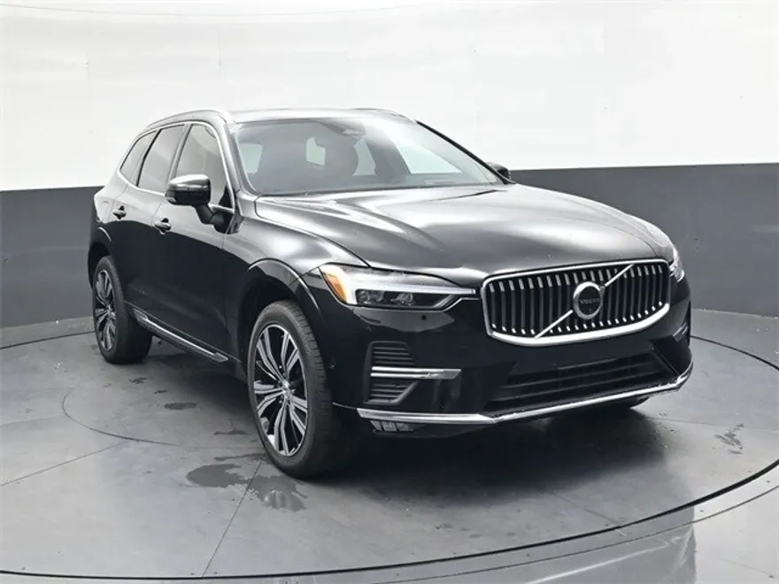 2023 Volvo XC60 B5 Ultimate photo 1