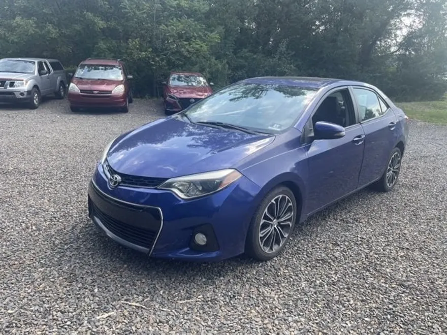 2015 Toyota Corolla L photo 1