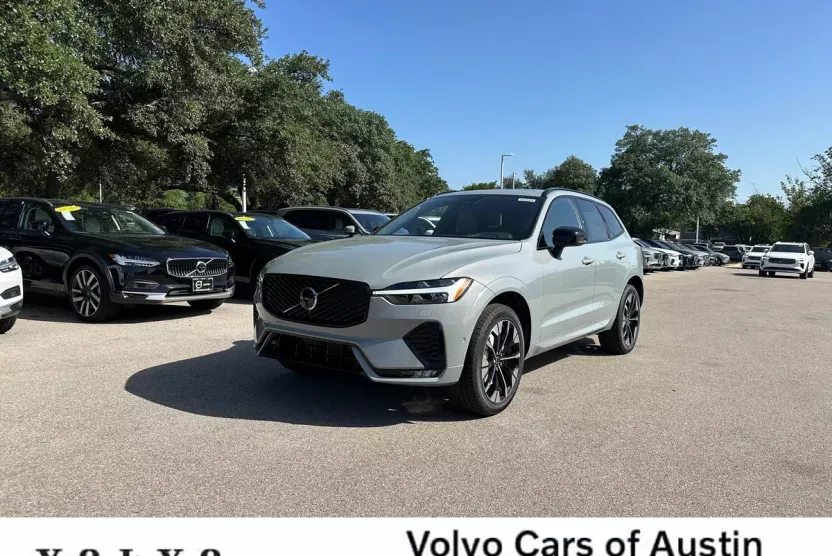 2026 Volvo XC60 Plus B5 photo 1