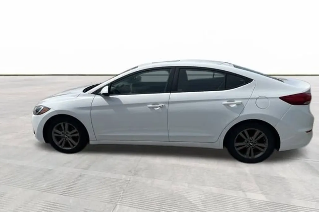 2017 Hyundai Elantra Value Edition photo 1