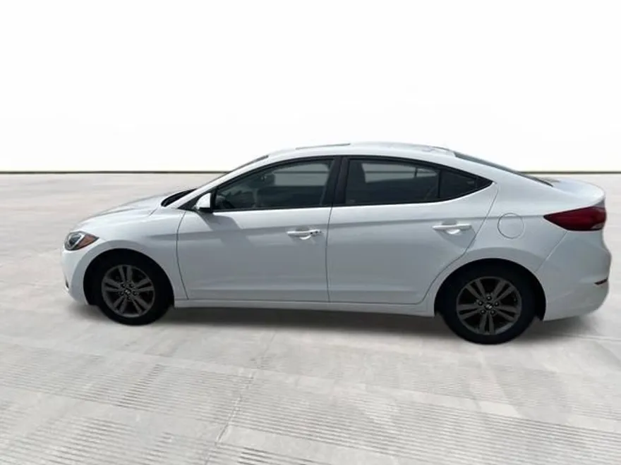 2017 Hyundai Elantra Value Edition photo 1