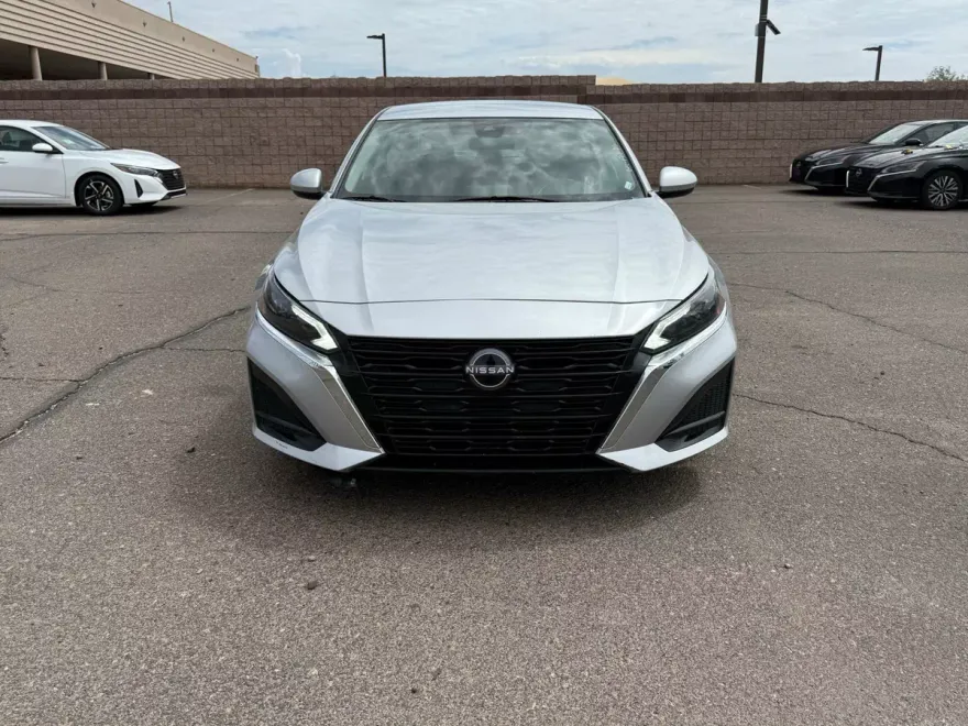 2023 Nissan Altima 2.5 SV photo 1