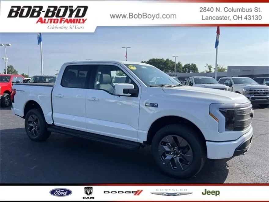 2025 Ford F-150 Lightning Lariat photo 1