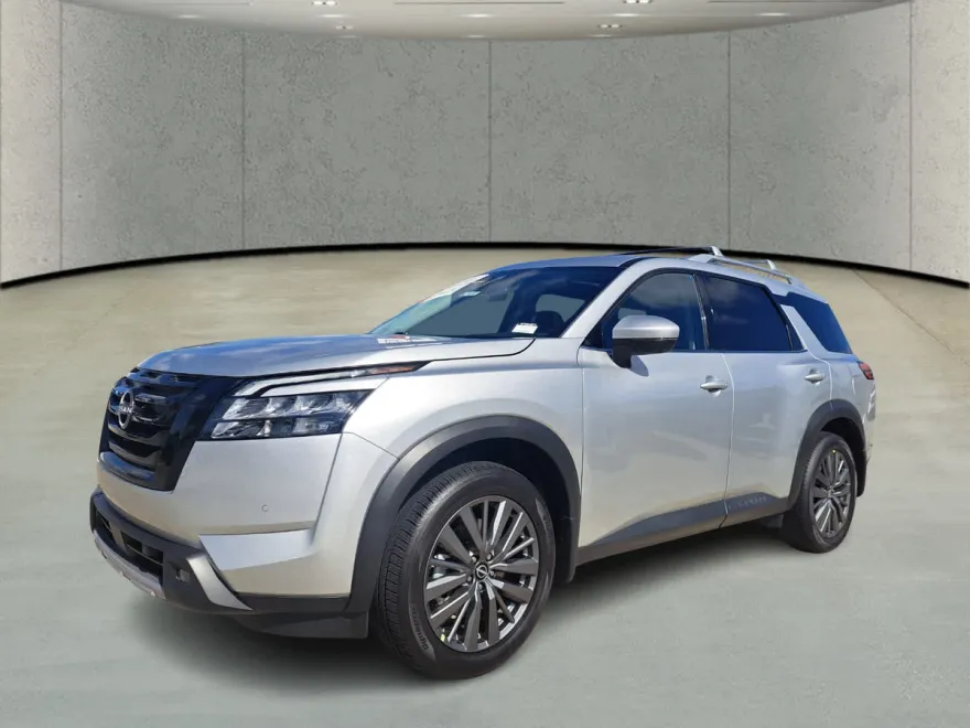 2025 Nissan Pathfinder SL photo 1