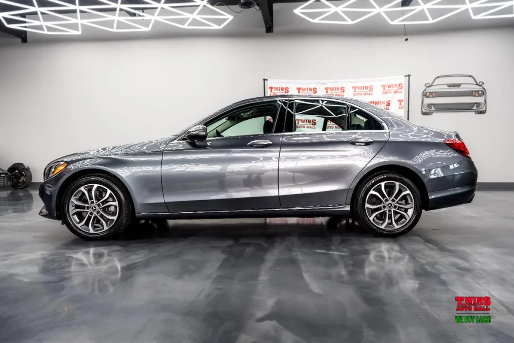 2017 Mercedes Benz C 300 4MATIC Sedan photo 1