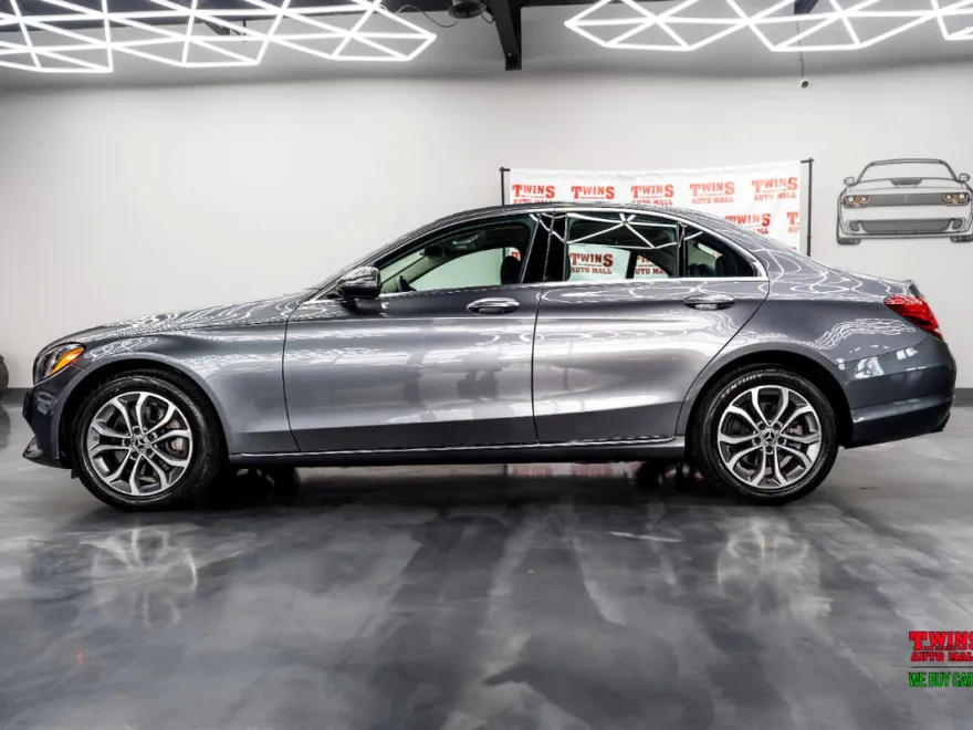 2017 Mercedes Benz C 300 4MATIC Sedan photo 1
