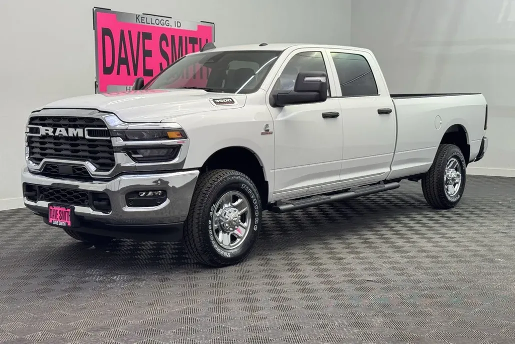 2025 Ram 3500 Tradesman photo 1