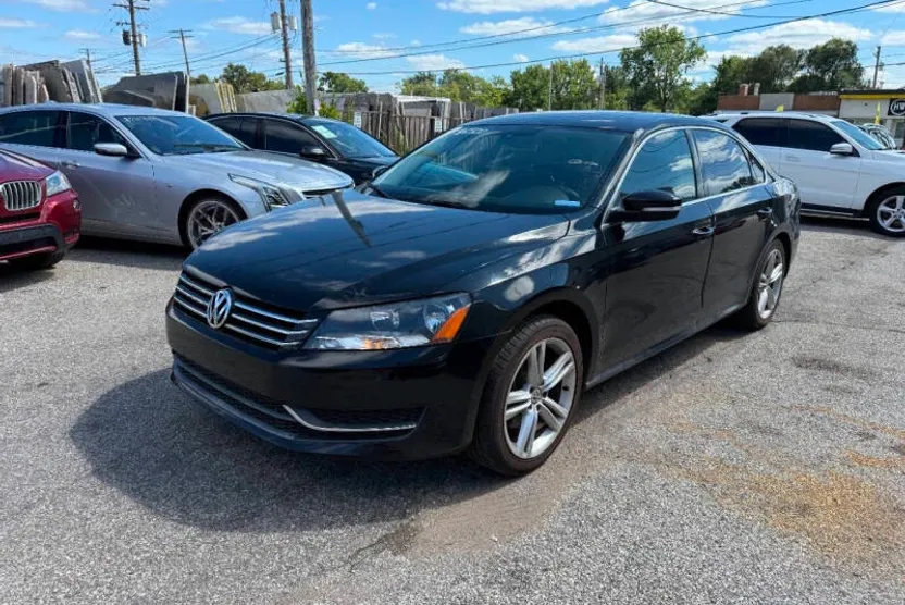 2014 Volkswagen Passat SE photo 1