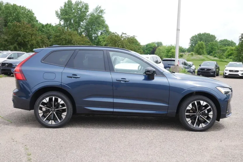 2026 Volvo XC60 B5 Plus photo 1
