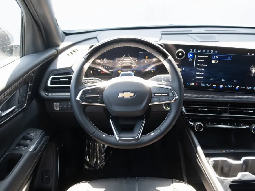 2025 Chevrolet Traverse High Country photo 1