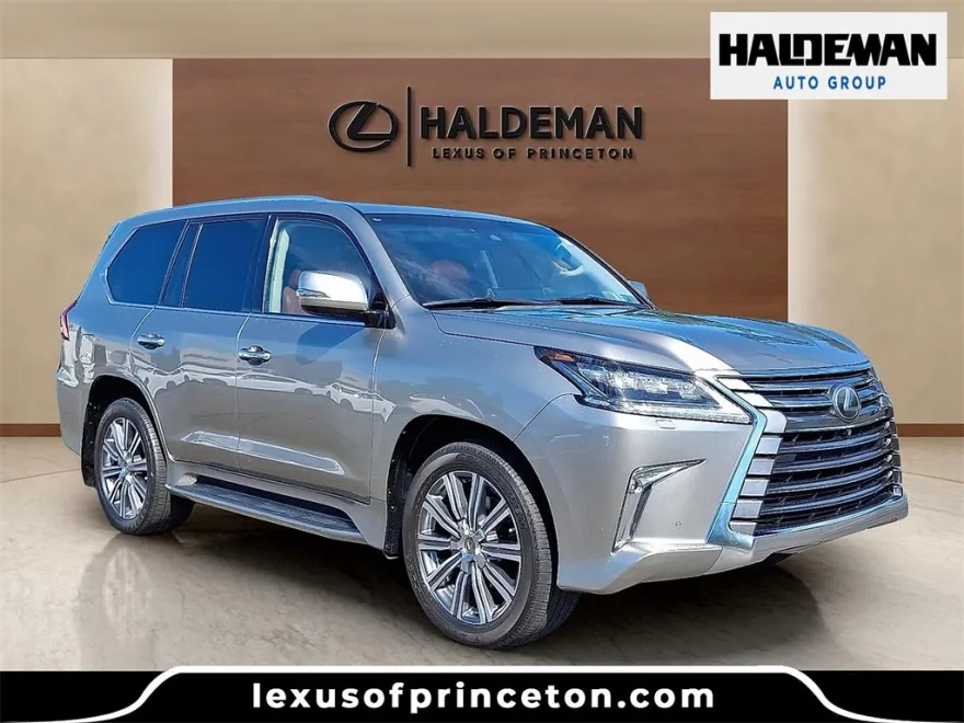 2017 Lexus LX 570 photo 1