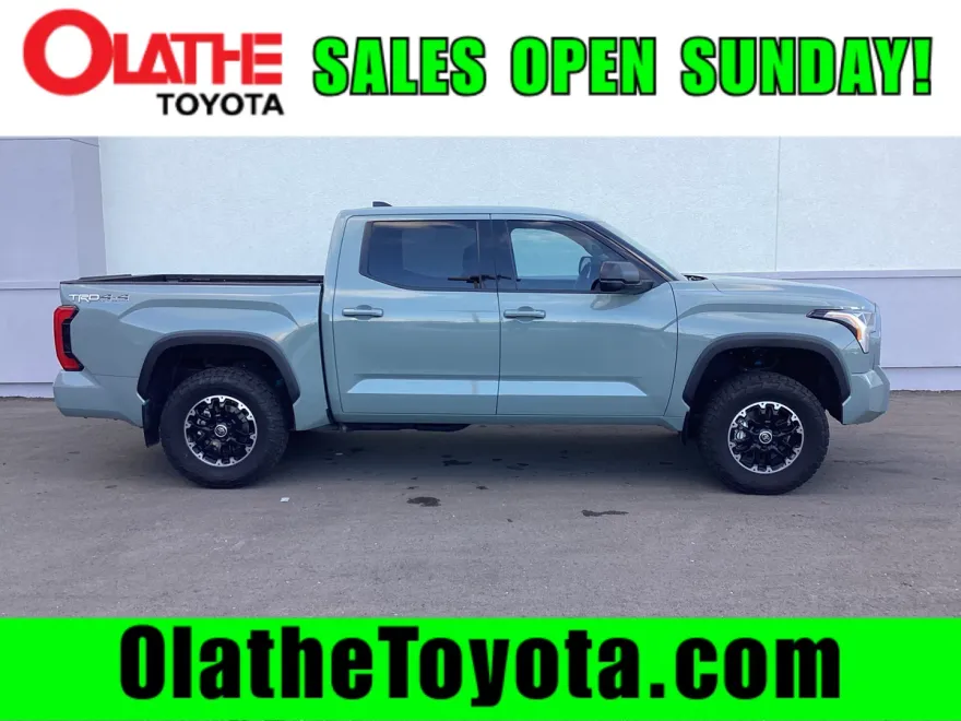 2022 Toyota Tundra SR5 photo 1