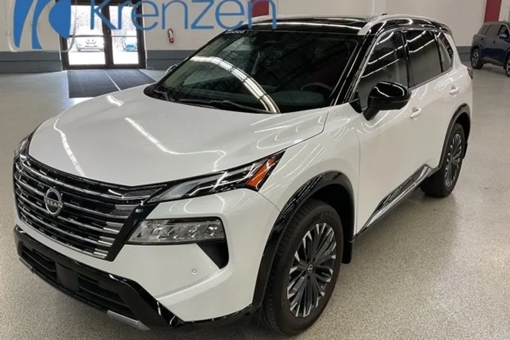 2024 Nissan Rogue Platinum AWD photo 1
