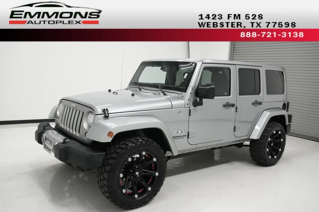 2017 Jeep Wrangler Unlimited Sahara photo 1