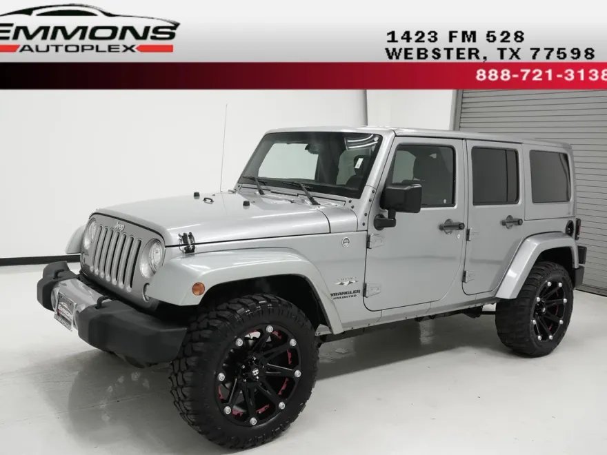 2017 Jeep Wrangler Unlimited Sahara photo 1
