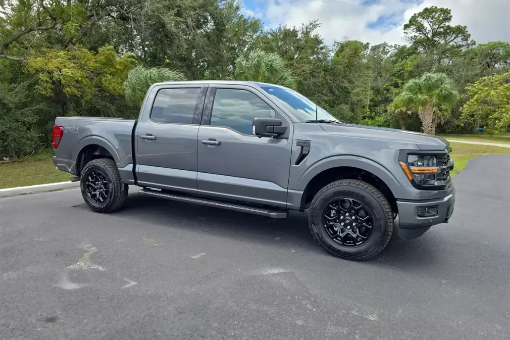 2025 Ford F-150 XLT photo 1