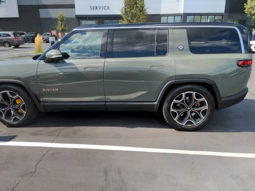 2022 Rivian R1S Launch Edition photo 1