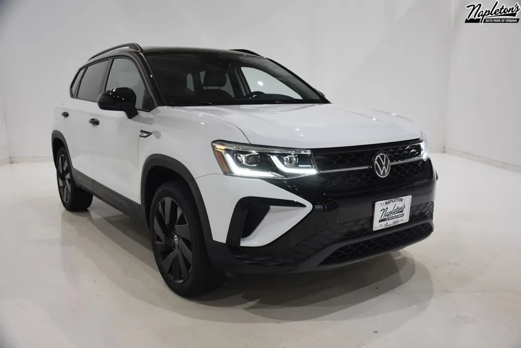 2024 Volkswagen Taos SE photo 1
