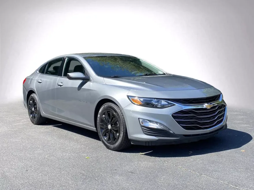 2024 Chevrolet Malibu 1LT photo 1